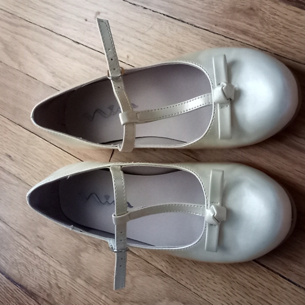 NINA Girls used size 2 dress shoes